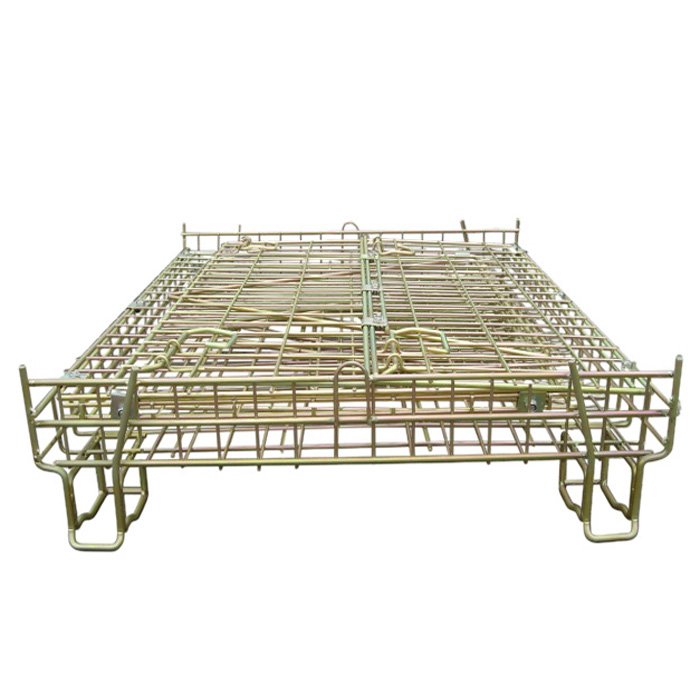 Wire mesh storage cage